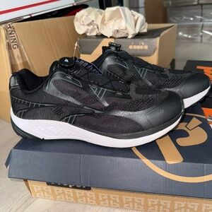 NWB 14 size Propét Men's Propet One Reel Fit Sneaker